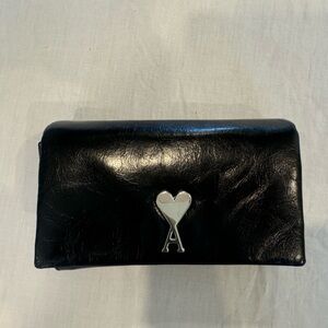 Ami Paris Wallet on Chain